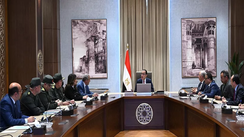 رئيس الوزراء يعقد اجتماعًا تحضيريًا بشأن الاجتماع الثاني للمجلس الأعلى للاستثمار برئاسة الرئيس