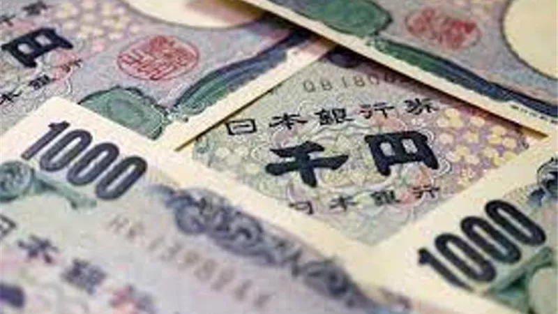 احتمالات بتدخل بنك اليابان المركزي تحد من ارتفاع الدولار مقابل الين