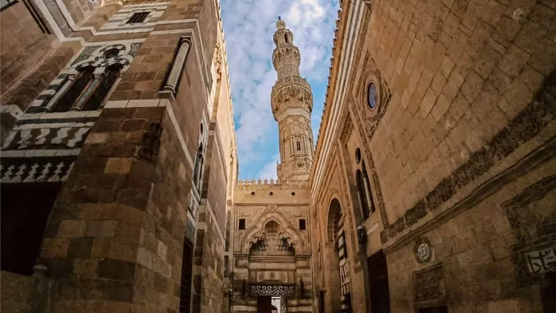 تاريخ مصر بمدخل قايتباي..باب من أبواب الجامع الأزهر