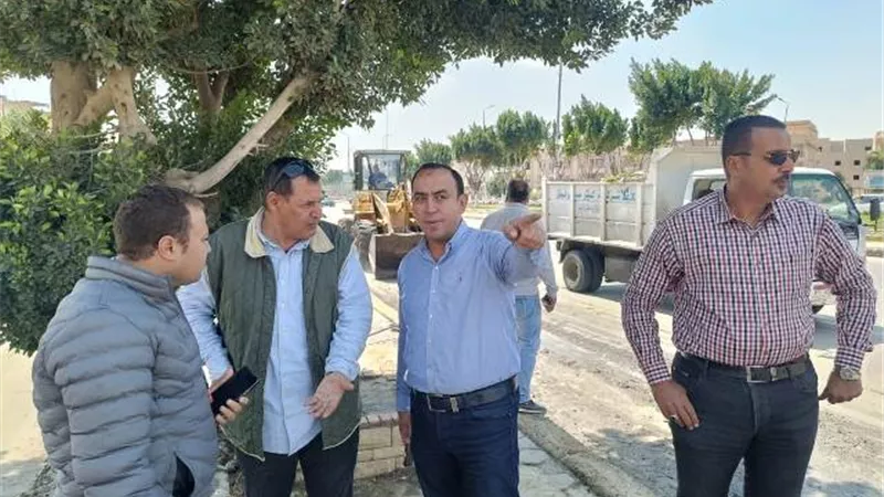 جهاز الشروق: الإنتهاء من رفع آثار الأمطار فى أنحاء المدينة.. صور