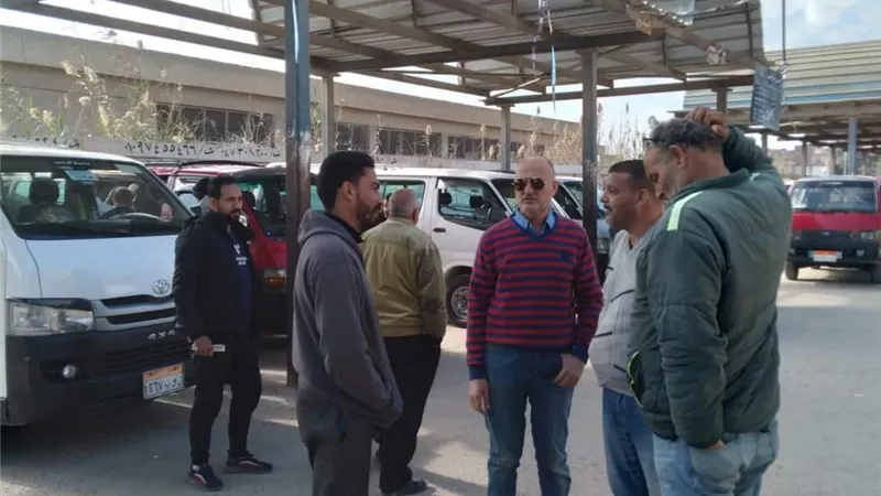 محافظ كفر الشيخ يوجه بتكثيف المرور علي مواقف السيارات