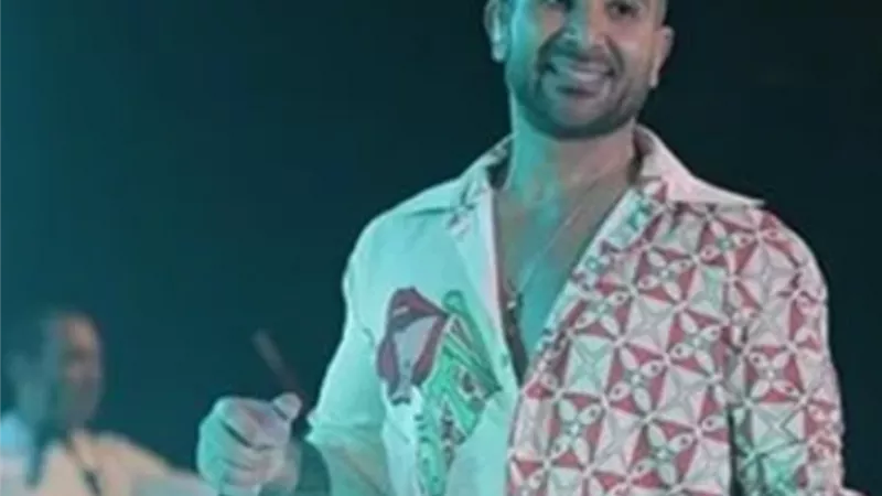 احمد سعد يغني 