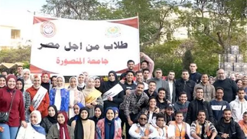 رئيس جامعة المنصورة يشهد مبادرة «كراتين الخير »