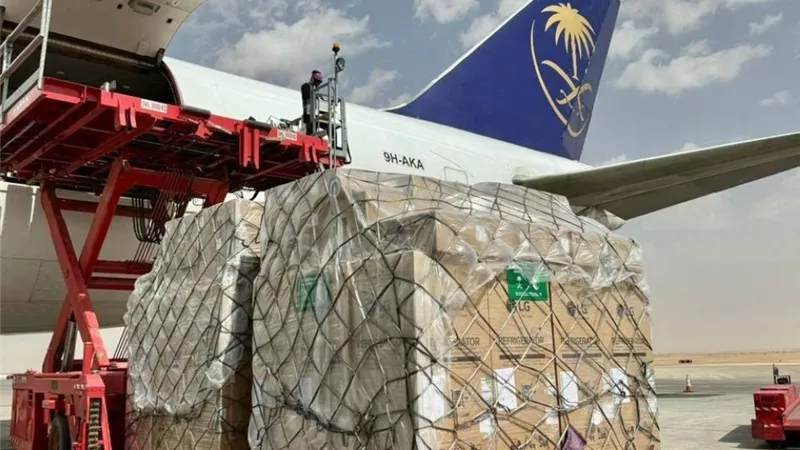 السعودية تقدم 70 طنا من المواد الإغاثية للشعب الأوكراني