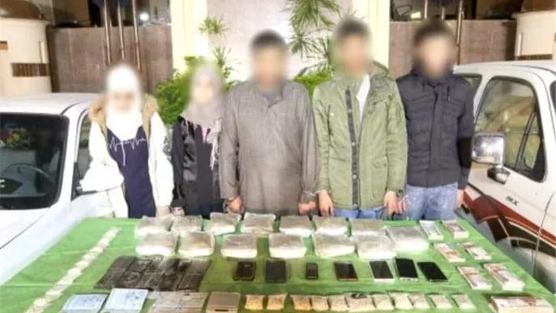 كبتاجون وهيدرو ..ضبط شحنة مخدرات بـ600 ألف جنيه بحوزة تشكيل عصابى