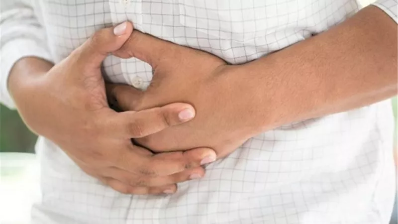 مواد غذائية تحمي من انتفاخ البطن .. تعرف عليها