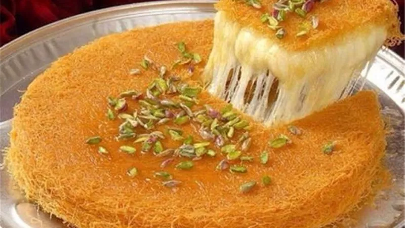 منها الإرهاق والتعب .. أضرار الإفراط في تناول الحلويات الرمضانية