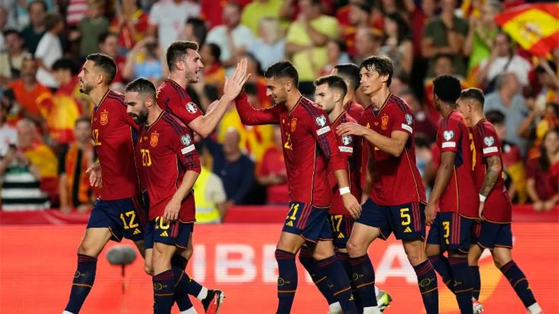 التشكيلة الرسمية لمنتخب إسبانيا فى ودية البرازيل