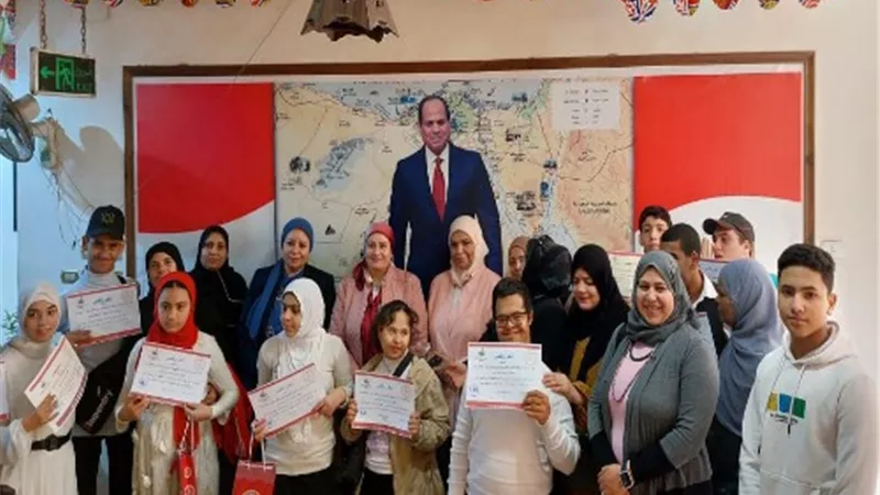 تكريم فريق المسرح بمدرسة التربية الفكرية بشرق شبرا التعليمية