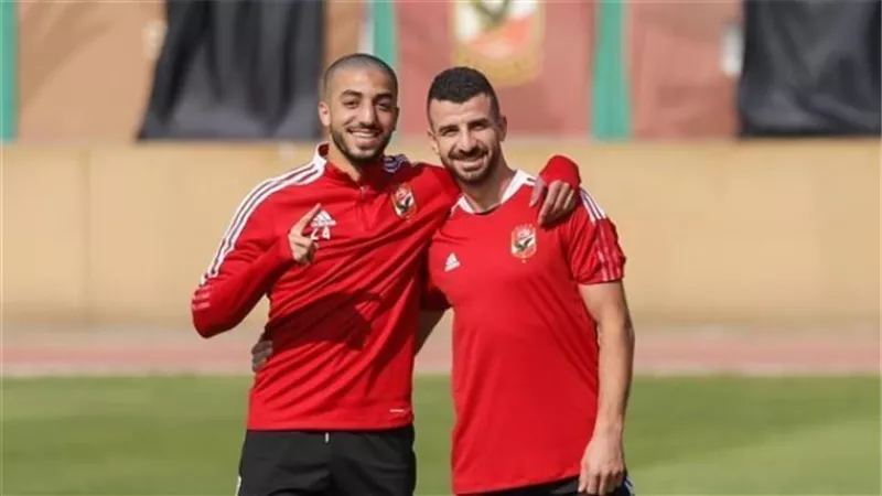 3 عروض لرحيل نجم دفاع الاهلى فى الصيف