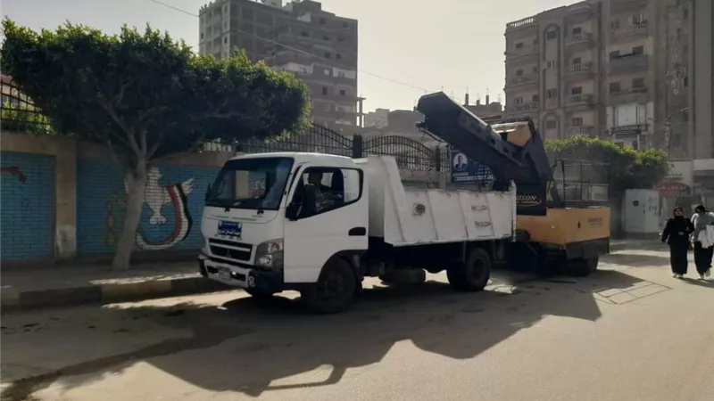 محافظ كفرالشيخ: حملات مكثفة للنظافة وتطهير شبكات صفايات الأمطار