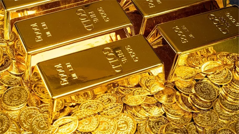 تراجع الذهب مع ارتفاع الدولار والتركيز على بيانات التضخم الأمريكي