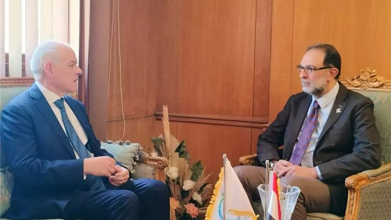 رئيس سلامة الغذاء يبحث مع السفير الأسترالي التعاون المشترك