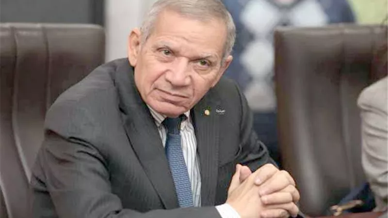وزير التربية والتعليم ينعي الدكتور محمد مجاهد