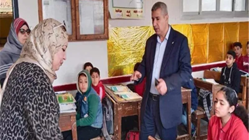 مدير تعليم دمياط يواصل جولاته المفاجئة بالمدارس