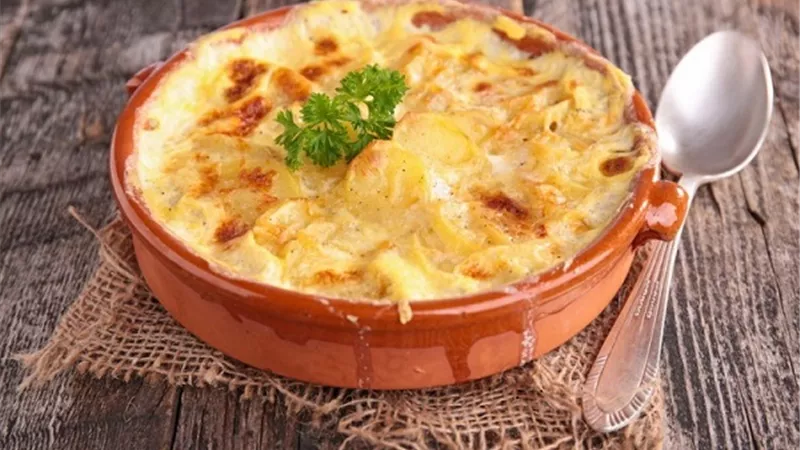 طريقة عمل صينية البطاطس بالجبن
