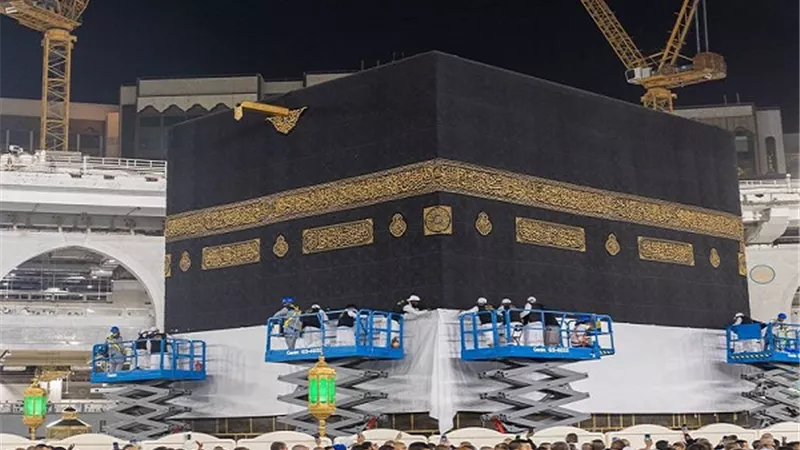 آثار الرسول.. والبيت المعمور