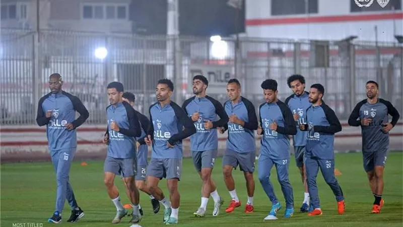 جوميز يعقد جلسة مع لاعبي الزمالك إستعدادا لـ