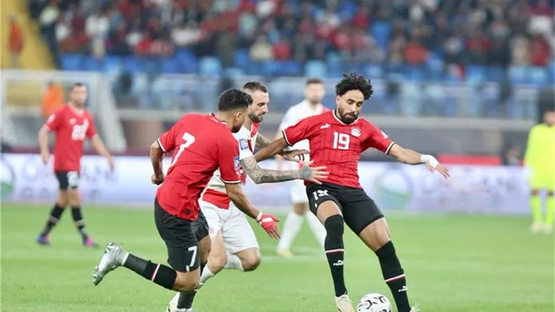 أيمن يونس : يجب أن يبتعد حسام حسن عن العناد وتجربة كرواتيا قاسية