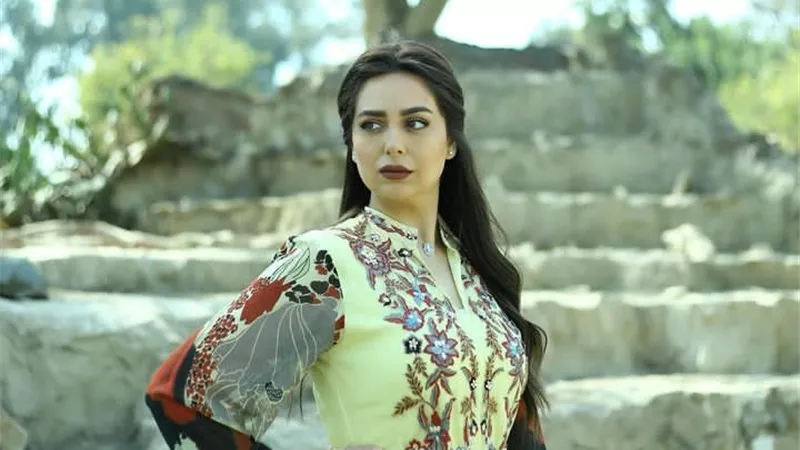هبه مجدى تداعب متابعيها بإطلالة جذابة من