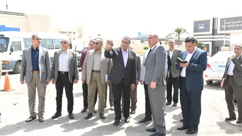 وزير الدولة للإنتاج الحربي يتفقد خمسْ شركات بمنطقة حلوان