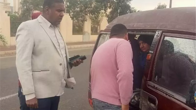 حملة شرسة من جهاز الشيخ زايد على سيارات الأجرة بسبب تعريفة الركوب