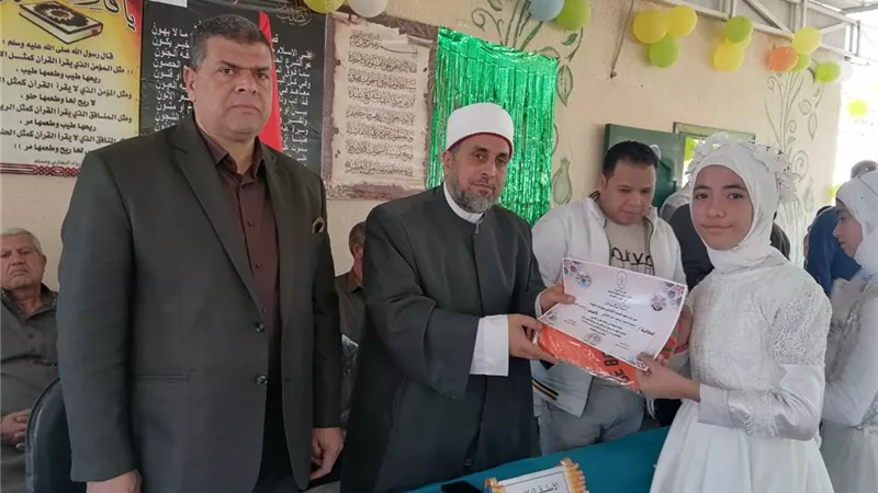 الجنيدي يكرم المتفوقين في حفظ القرآن بمعهد الجديدة