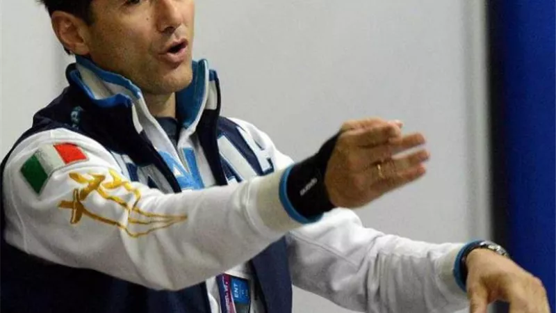 ساندرو كومو ضمن الجهاز الفني لمنتخب سيف المبارزة بالأولمبياد