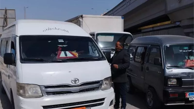 ضبط ١٦٠ سيارة سرفيس غير ملتزمة بالتعريفات المحددة لخطوط السير