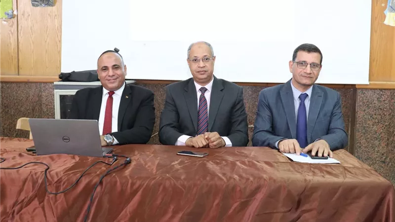تربية سوهاج تنظم ندوة توعوية لمواجهة التغيرات المناخية
