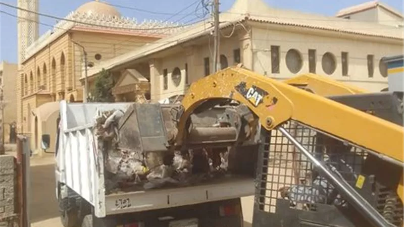 تكثيف أعمال النظافة والإنارة بأبوصوير في الإسماعيلية