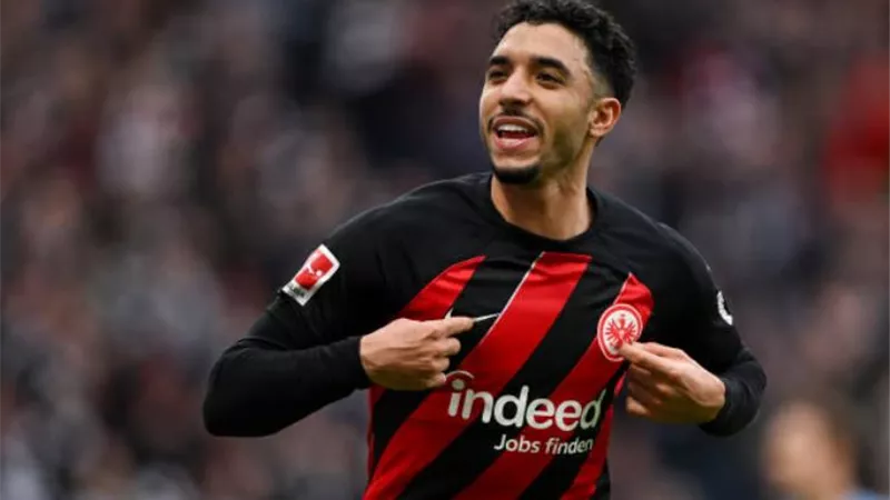 مدرب آينتراخت فرانكفورت: مرموش لم يعد من منتخب مصر