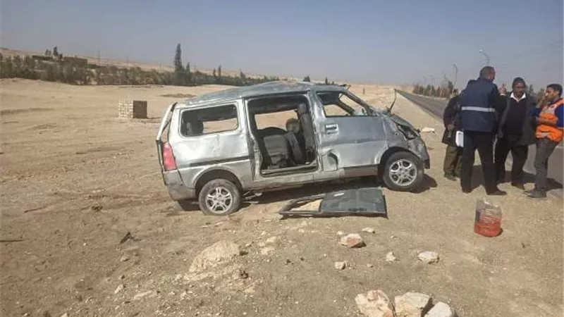 مصرع واصابة 10 عمال فى انقلاب تمناية بالمنيا