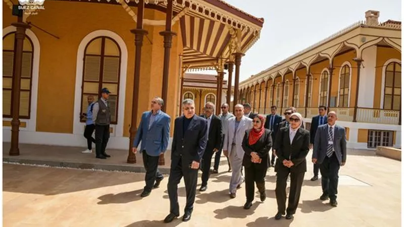الفريق ربيع يتفقد متحف قناة السويس في ذكرى يوم التفوق
