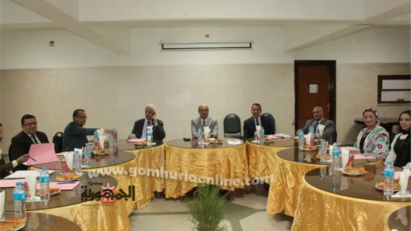 رئيس جامعة أسيوط يرأس الاجتماع الأول لنادي الجامعة