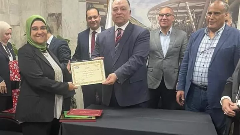 تكريم الأمهات المثاليات بالقابضة للمطارات