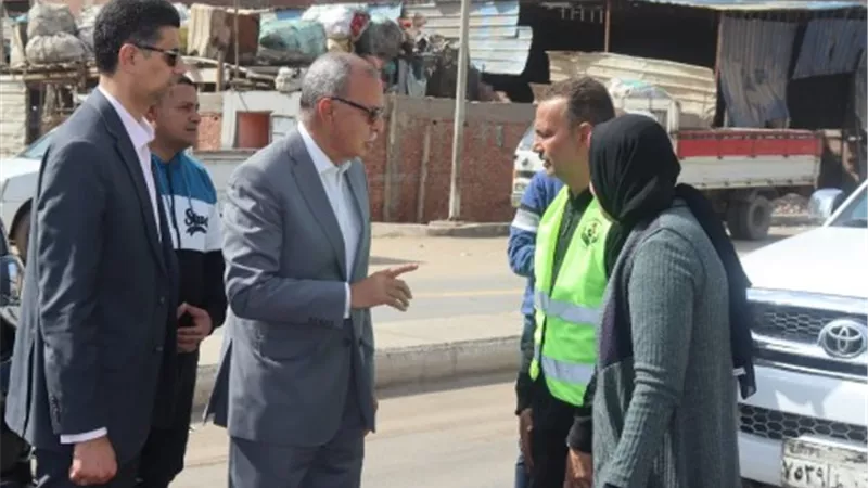محافظ القليوبية يتابع انتظام منظومة النظآفة الجديدة بشبرا والخصوص