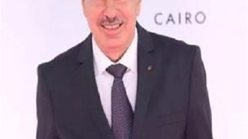 الناقد الفني خالد