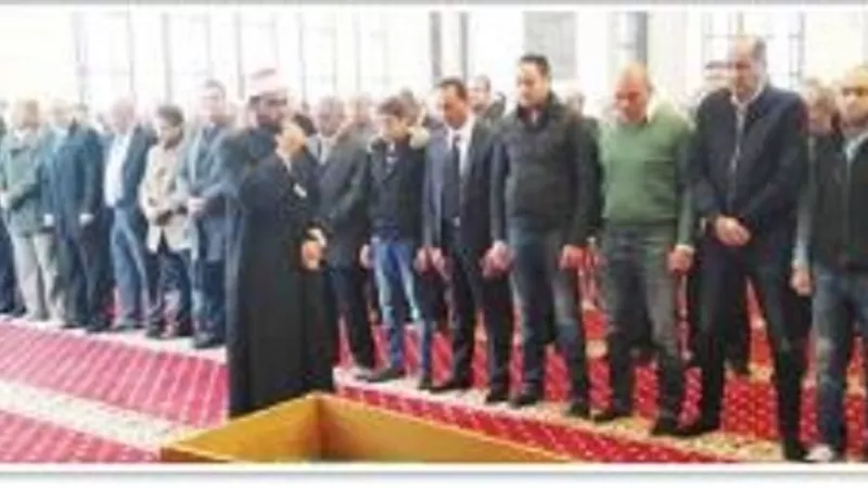 احتكار العملة الأجنبية حرام.. والسوق السوداء كسب غير طيب