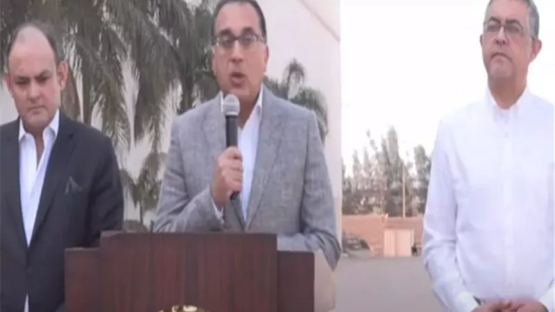رئيس الوزراء يطالب المواطنين بالإبلاغ عن أى شكاوى من ارتفاع الاسعار