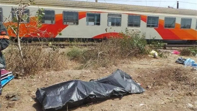 سقوط شاب تحت عجلات قطار الصعيد بالمنيا