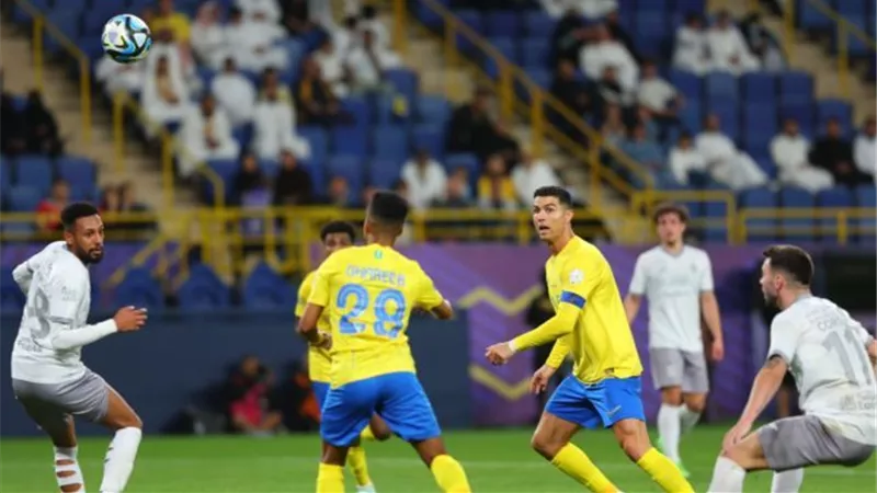 هاتريك رونالدو يقود النصر للفوز على الطائي بخماسية بدوري روشن