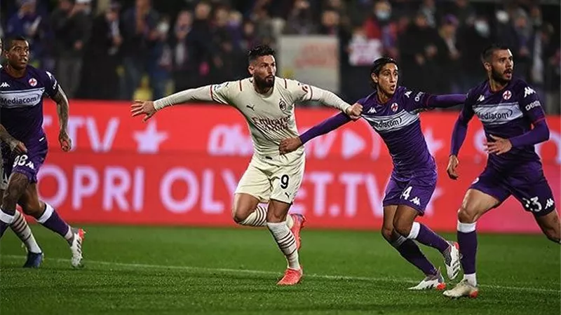 ميلان يفوز على فيورنتينا بهدفين مقابل هدف بالدوري الإيطالي