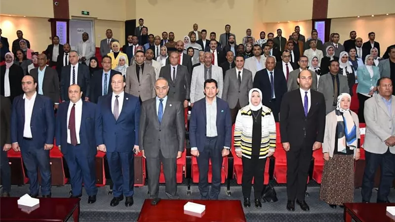 وزير الشباب يكرّم القائمين علي تنفيذ الحملة القومية لتعزيز المشاركة السياسية بالانتخابات الرئاسية