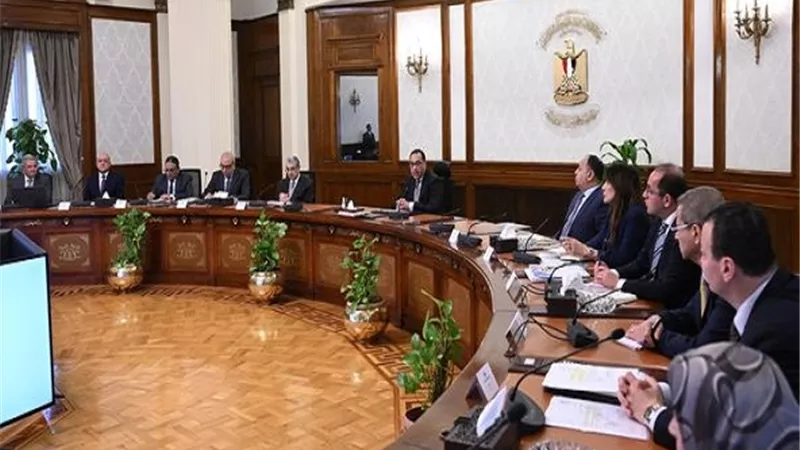 رئيس الوزراء يتابع جهود فض التشابكات المالية بين وزارتي الكهرباء والإسكان