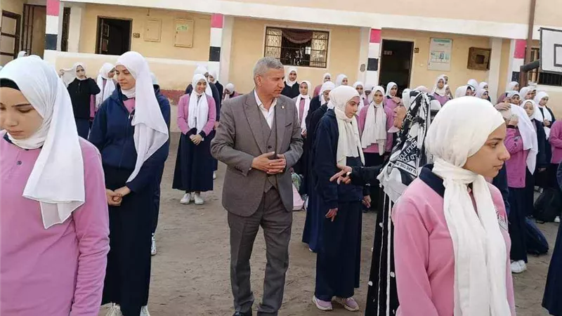 مدير تعليم دمياط يفاجئ مدارس الزرقا