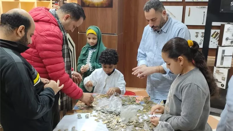 أطفال تلا يجمعون 34 ألف جنيه من حصالتهم لشراء ملابس العيد للبسطاء