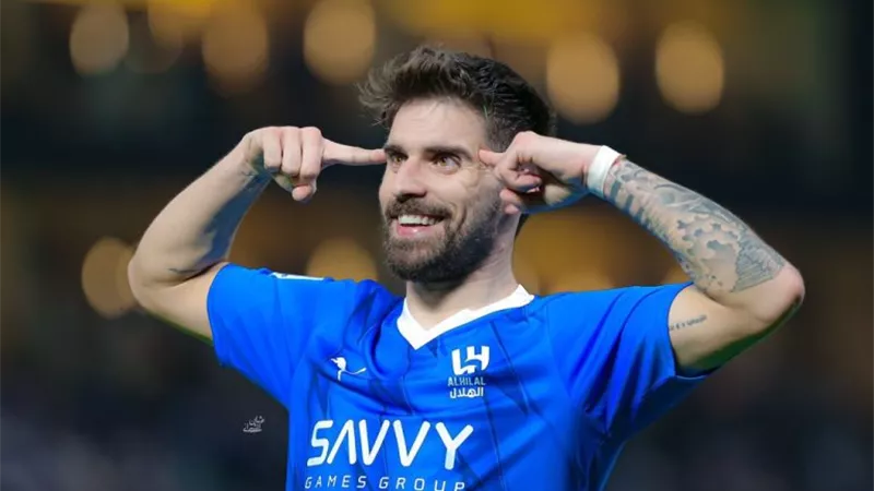نجم الهلال يتفوق على الجميع في الدوري السعودي
