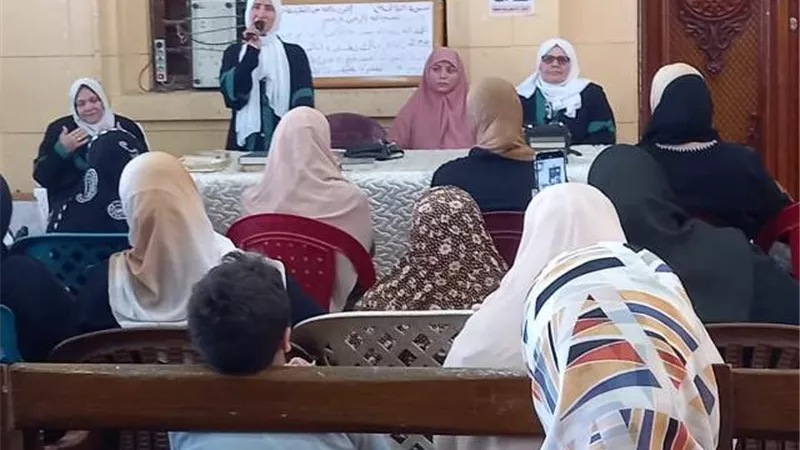 واعظات الأزهر والأوقاف بالملتقي الفكرى فى مسجد الفولي بالمنيا