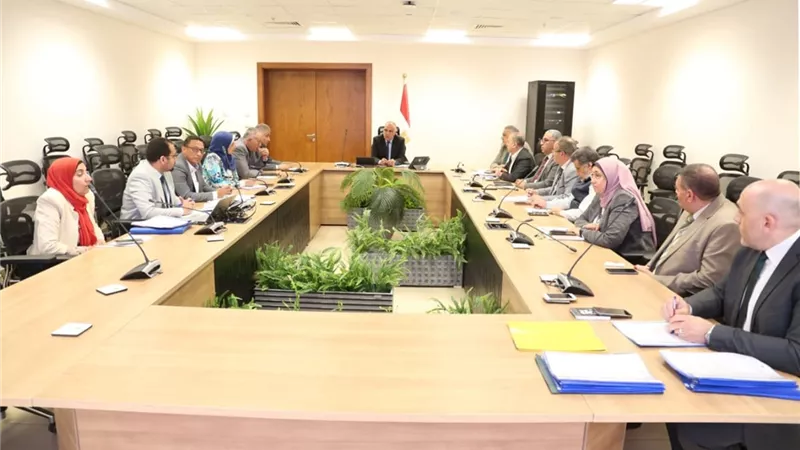 سويلم يوجه بالإلتزام بالحصص المائية المحددة لكل إدارة رى وعدم تجاوزها